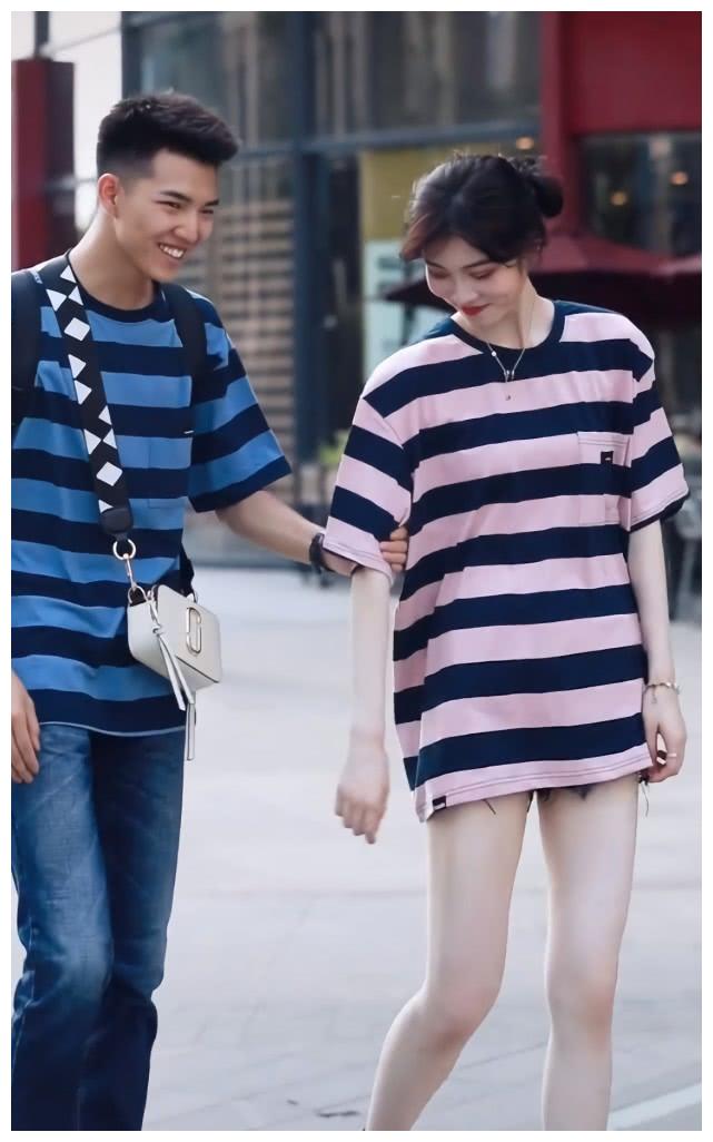 原创李佳琦安利的中毒蓝活力橙穿成情侣鞋后简直配一脸