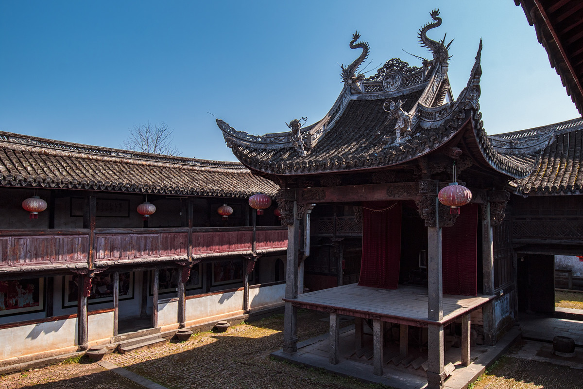 浙江一座宁静的古镇，历经千年风雨，堪称浙江传统乡村建筑的典范