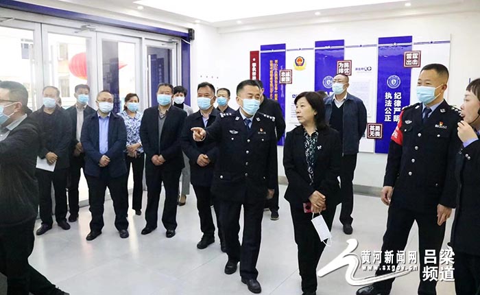 吕梁市人大常委会副主任,市政法委常务副书记闫玉萍一行在柳林县公安