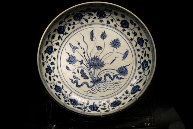 北京翰海2022拍卖老师浅谈明代初期民窑青花的风格特征_瓷器_景德镇