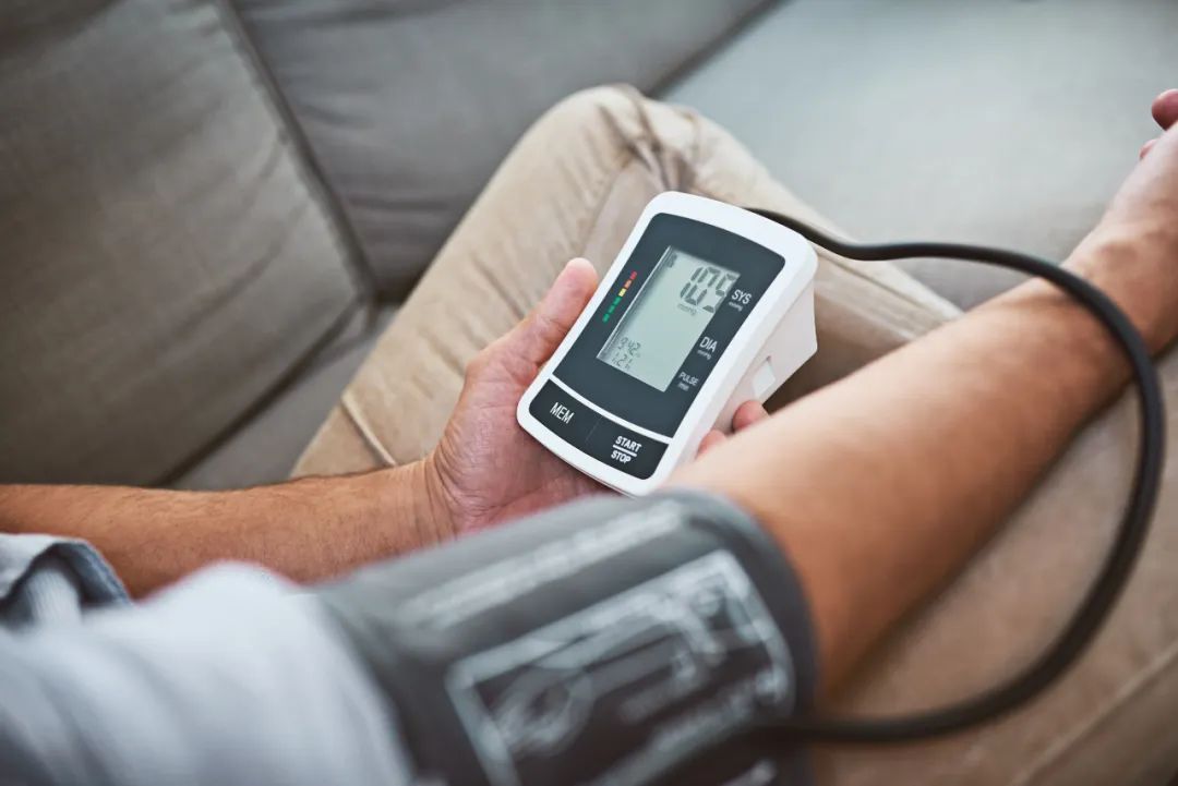 高血压患者注意，这3种流行的“网红降压法”不靠谱，尽量要警惕