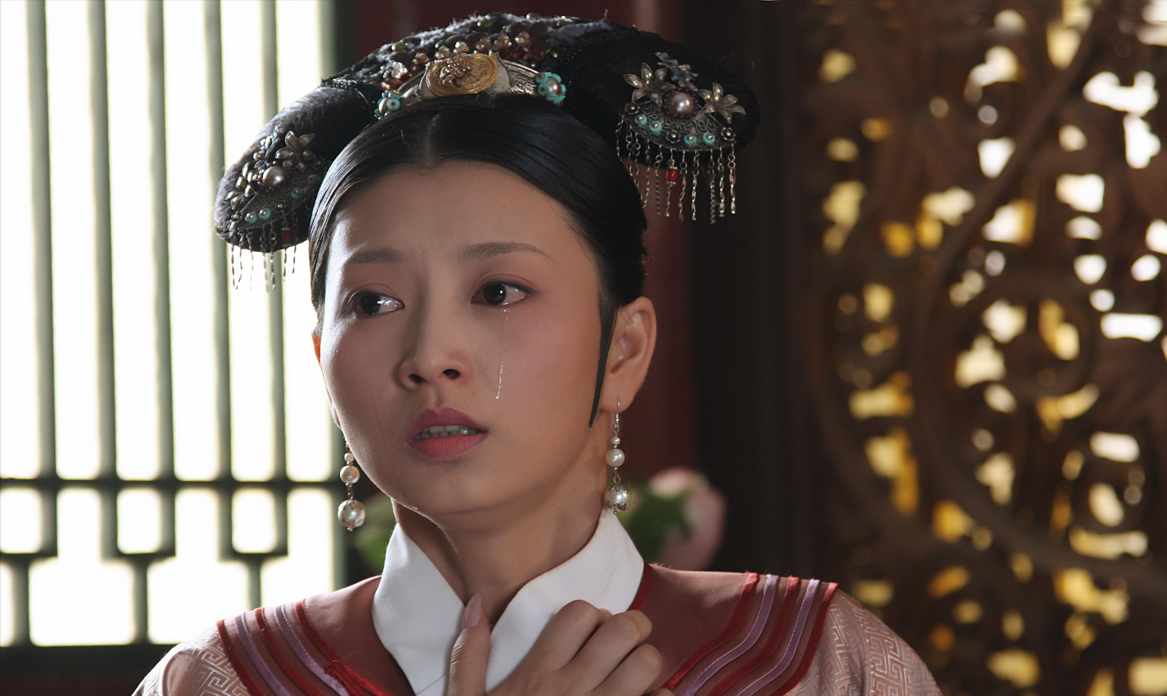 原创沈眉庄斓曦把路人帮成老公幸福10年如今一家3口生活幸福