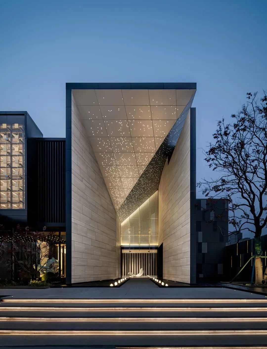 31作品金陵藏府居气质先声夺人