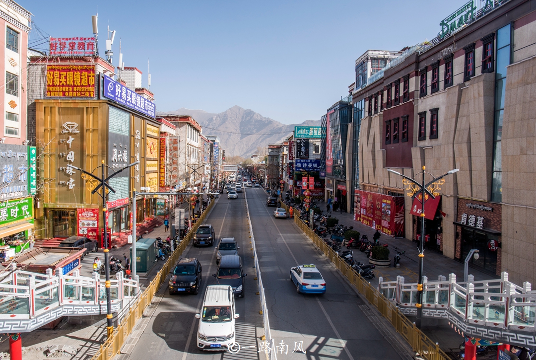 拉萨，中国唯一一座海拔超过3000米的首府城市，感觉越来越发达