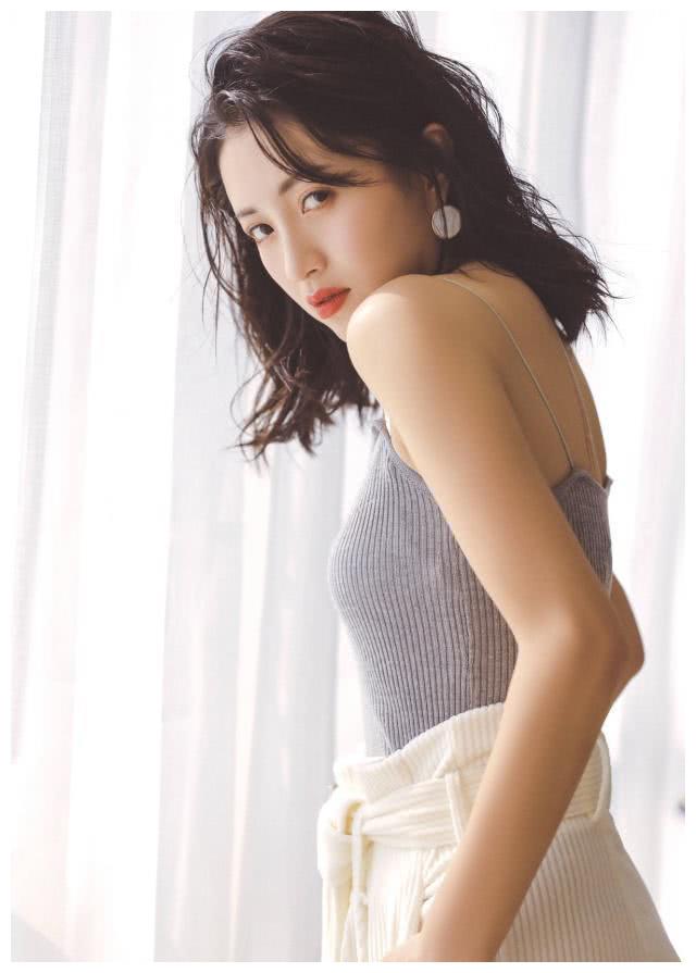 32岁的包文婧终于穿上了,找身材的女朋友分分钟呈现