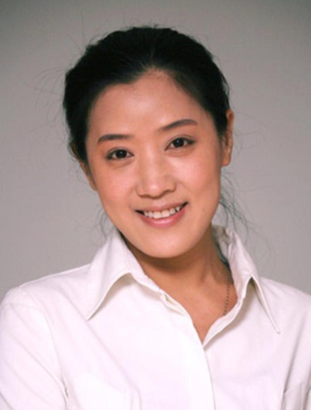 李歌靠洗脚火遍大江南北,48岁时再演母亲,却无人识