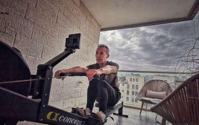 王石对自己的状态非常清楚,他努力坚持,自律健身才成为了这个模样