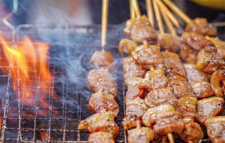 全国烧烤大盘点,南北差异大,最具代表性四大烧烤,你更喜欢哪个