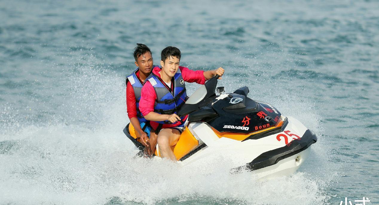 《夏日冲浪店》嘉宾太火,除了王一博,不少大神也来了_节目_照片_夏天