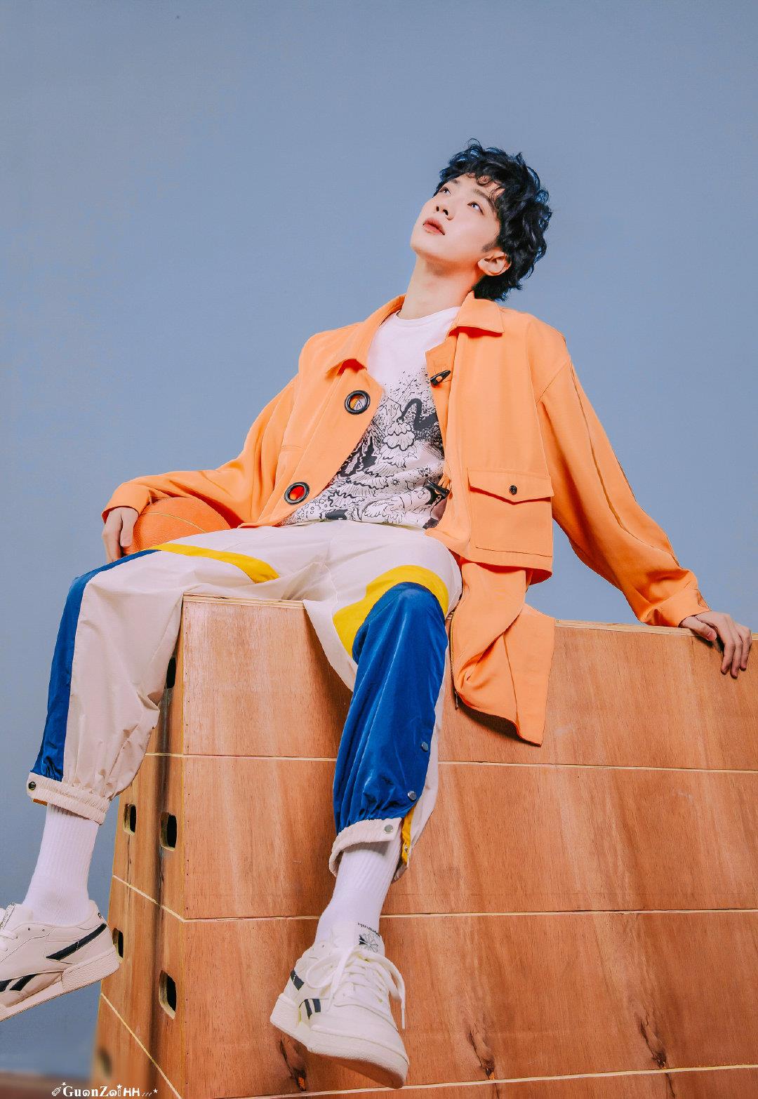 原创赖冠霖化身日系花美男小卷毛配圆框眼镜文艺复古帅学长我可以