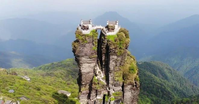 建在山巅上的寺庙，现代人攀爬都费劲，古人又是如何建造的？