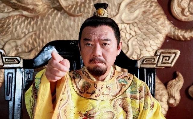 因为朱允炆是朱标的侧妃吕氏所生,按照朱元璋宗法规定,皇位继承制必须