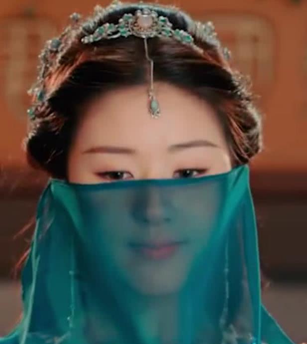 原创赵露思舞姬照被疯传看到她后仰时的腰身粉丝不淡定了