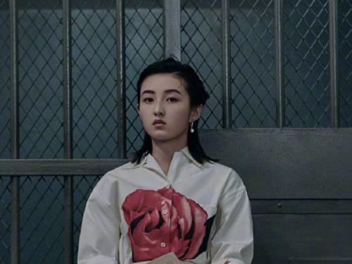 唐探3新海报曝光意外暴露张子枫实际身高网友认真的吗