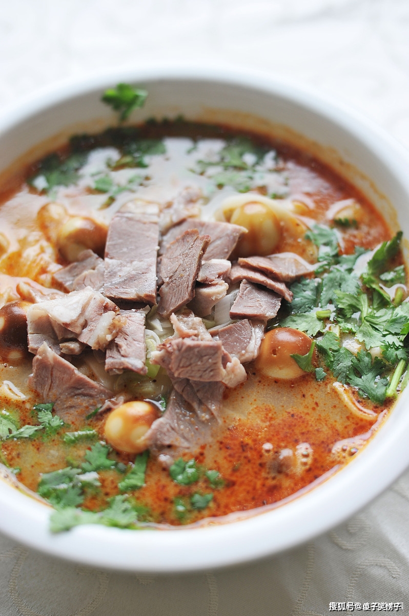 分享正宗河南烩面的秘诀汤鲜味美劲道爽滑满满一大碗过瘾