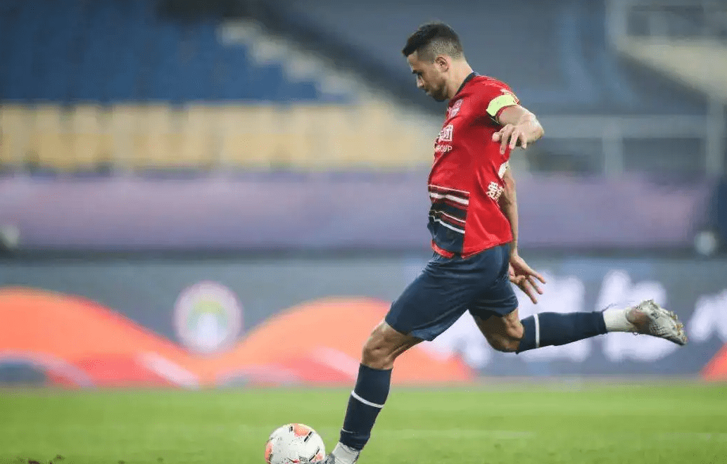 锋霸卡尔德克从天堂到地狱,他到底经历了什么?_归化_国足_球员