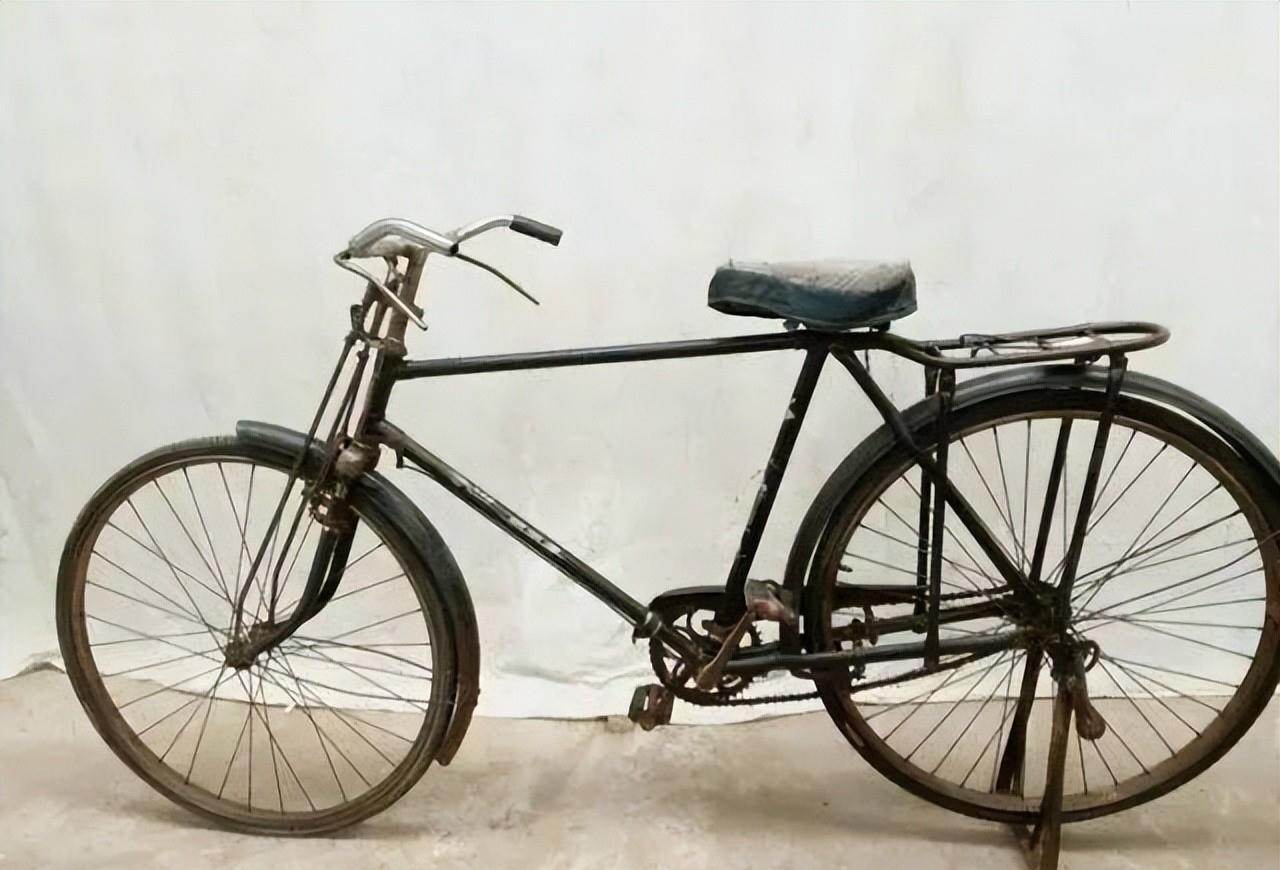 二,八十年代怀旧物件:突然想起小时候嗅到的供销社里的味道:布匹 糖