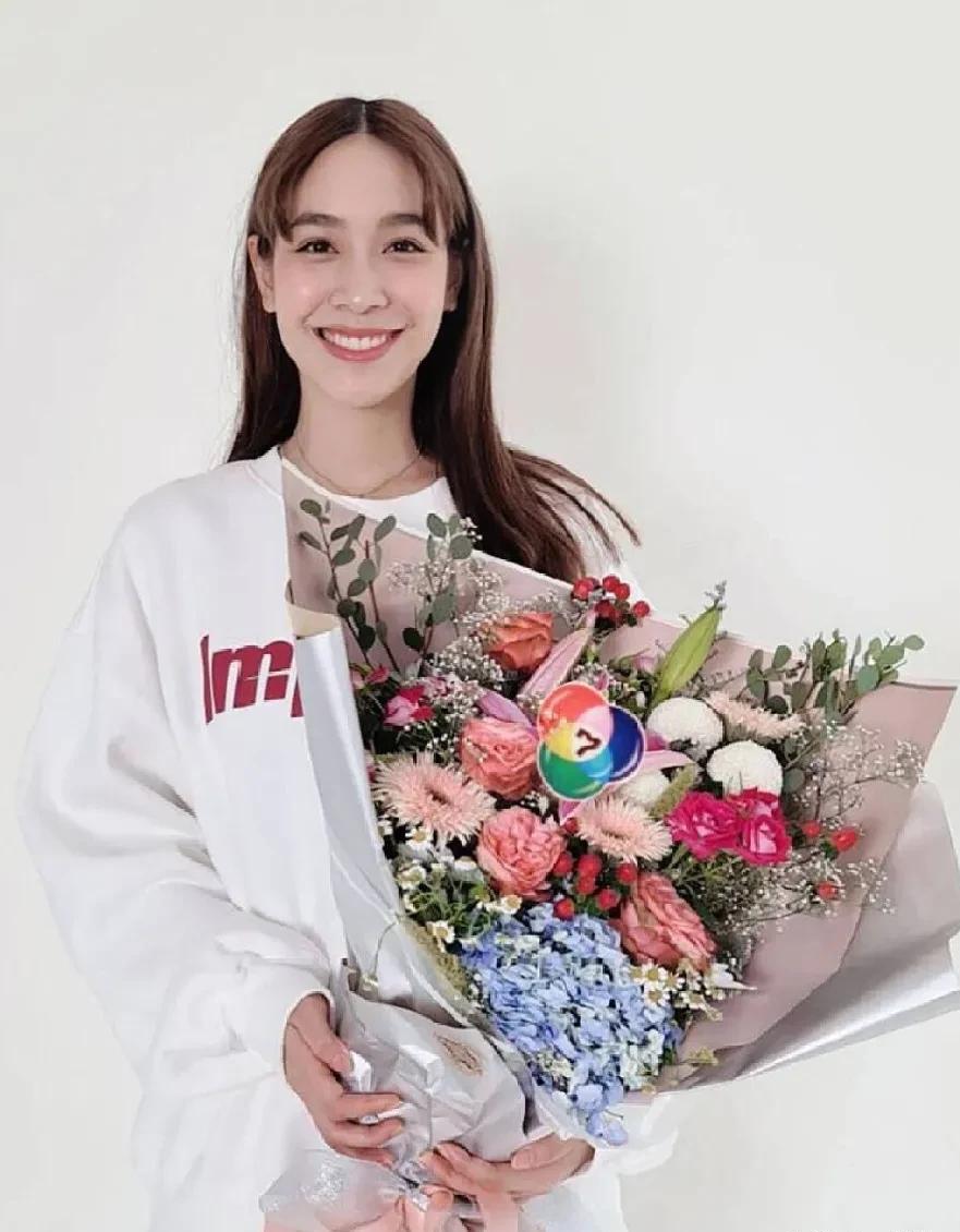 她真是集万千宠爱于一身_瓦塔那蒙迪里_皮查雅_min