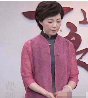 原创51岁仇晓近照曾是湖南一姐被传是汪涵初恋复出收视惨淡被遗忘