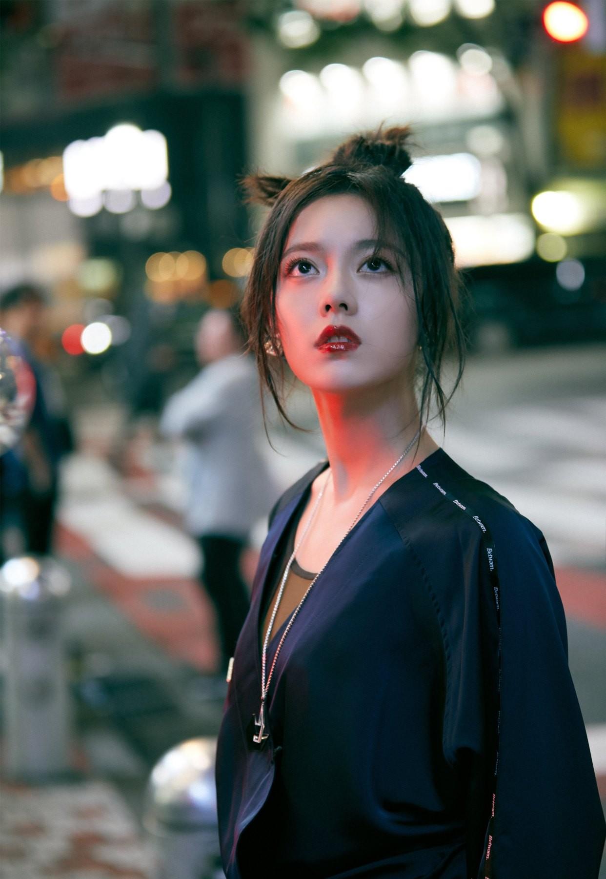 17岁活力少女赵今麦,尝试明艳港风居然这么惊艳,00后气质不一般_造型