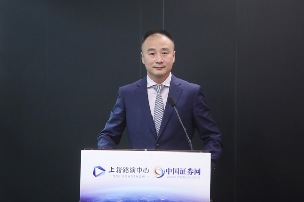 重庆农村商业银行首任董事长刘建忠因年龄辞职谢文辉拟接任