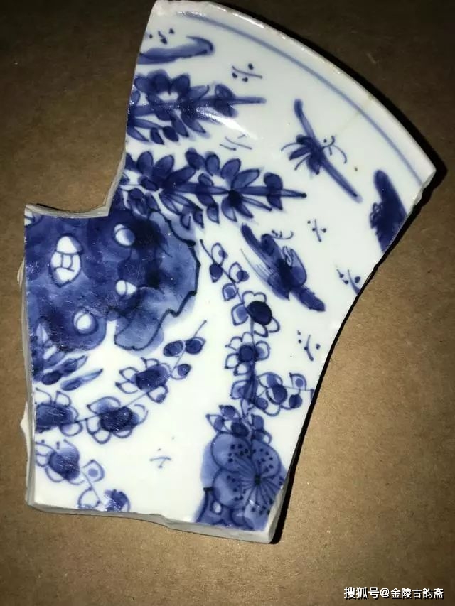 康熙青花瓷器部分款识辨别：标志、图案、花押款鉴赏_海螺_双鱼_款识