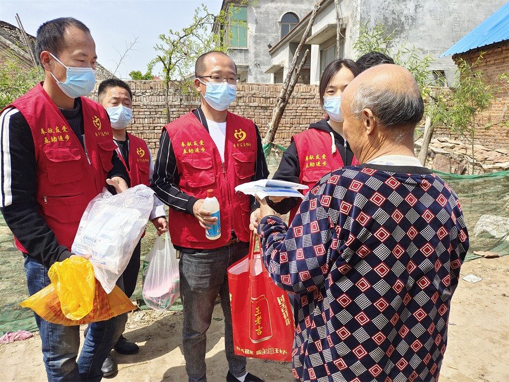东明牵手公益开展关爱孤寡老人和困难群体送温暖行动