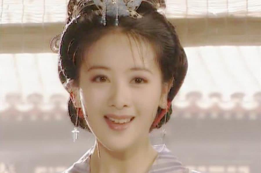 1996年的时候,她出演了自己的第一部作品,电视剧《炎黄始祖》