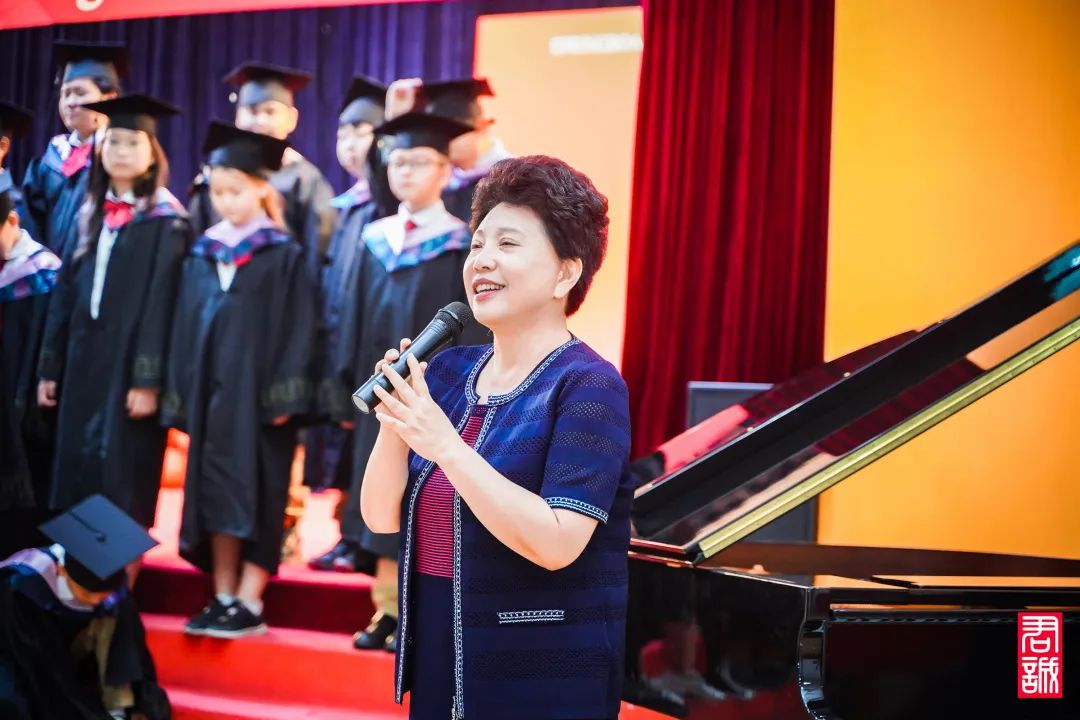 为母则刚传奇女校长的初心