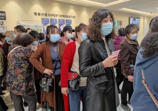 兰州爱尔眼科医院：名医走基层 巡诊服务暖人心(图2)