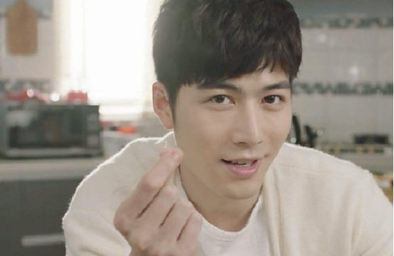 实力演员陈学冬,小时代电影中就受人关注,更是在节目中十分暖心