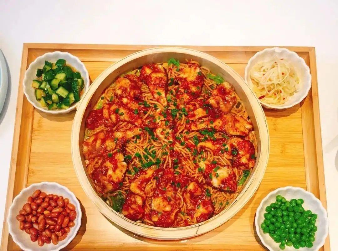 有"三"就有"四",说了"三杯鸡",还有"四星望月",四星望月是江西兴国县