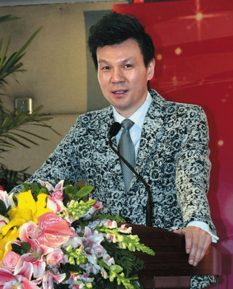 原创主持人李彬曾让郭德纲当小弟如今淡出荧幕现状让人唏嘘