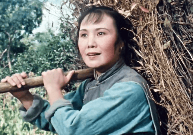 同是大明星演"农村妇女",把白杨和张瑞芳放在一起看,差别就出来了