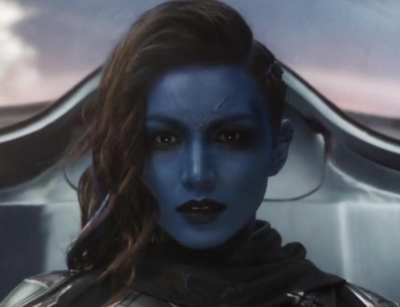 因为在《永恒族》之前,嘉玛·陈就已经在《惊奇队长》中饰演了当时让