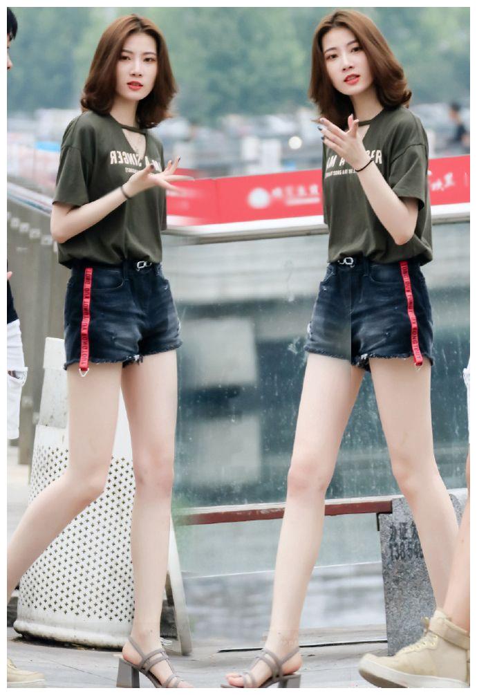 原创颜值美女腿长一米t恤搭配热裤清新脱俗气质迷人真的很漂亮