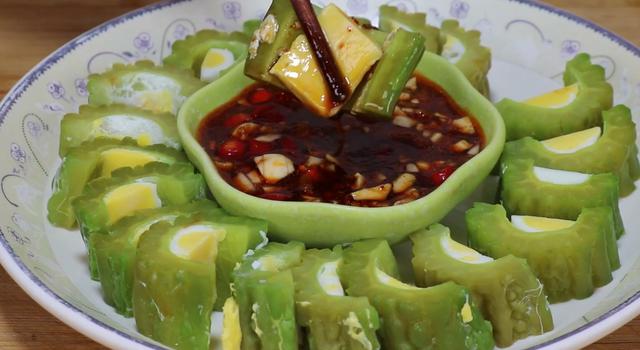 原创各位伙伴们大家好今天用苦瓜制作一道美味佳肴