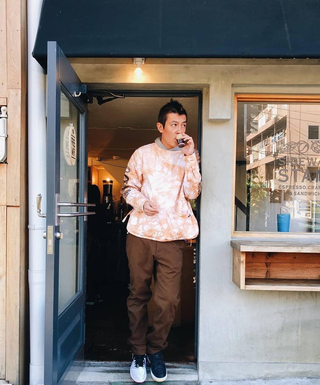 原创一代男神陈冠希无期限退圈安心陪老婆孩子潮味打扮魅力不减当年