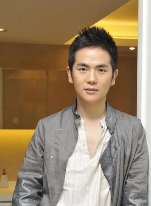 她是甄嬛传中的曹贵人现实中与温太医相恋今34岁美如画