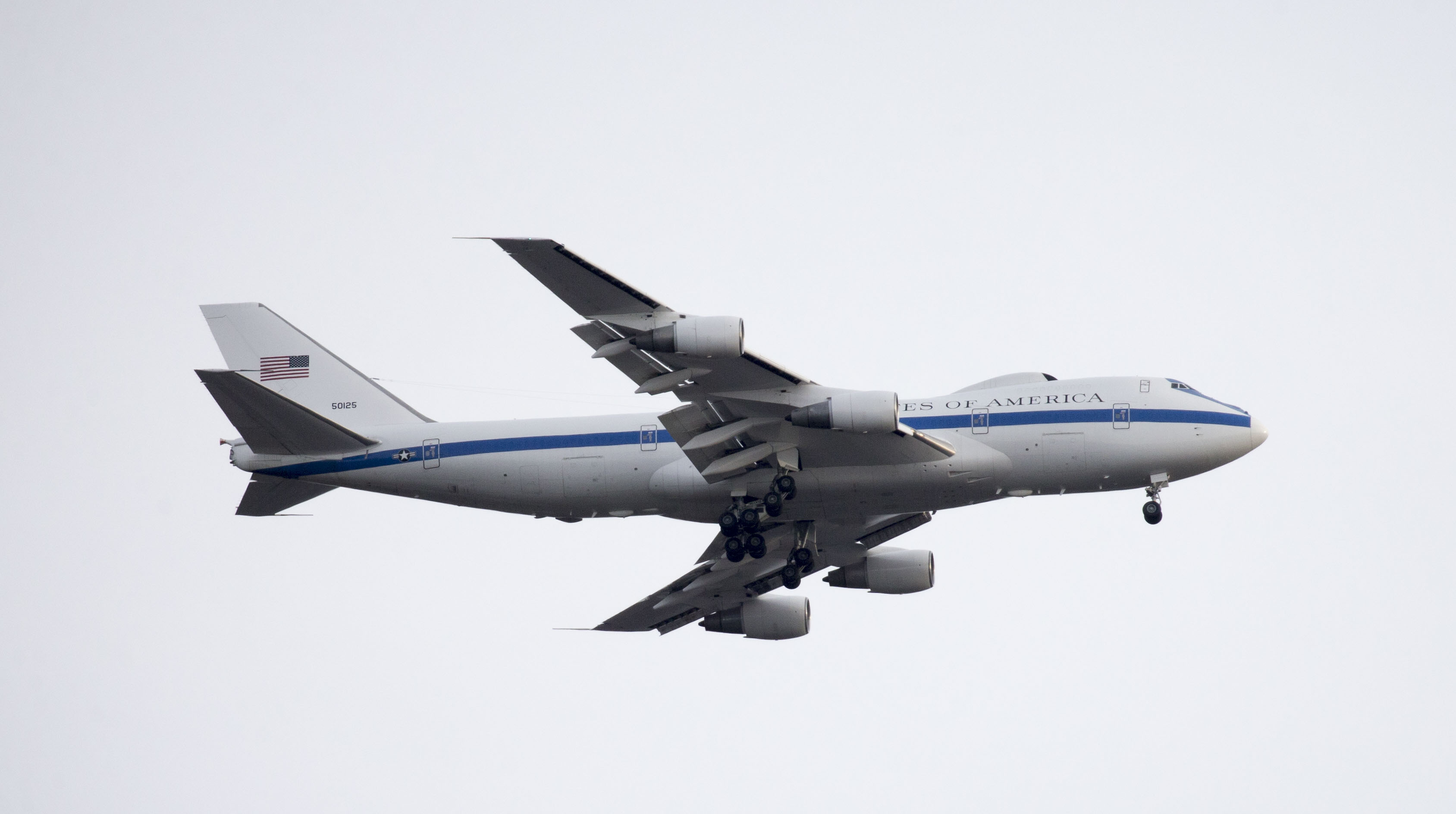 走进"末日飞机",随处可见计时器,特殊设计防核爆_美国空军_通讯_图片