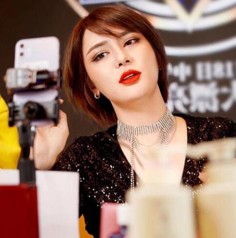 网红爆料辛巴已和时大漂亮解约,网友:戏精!-大秦号