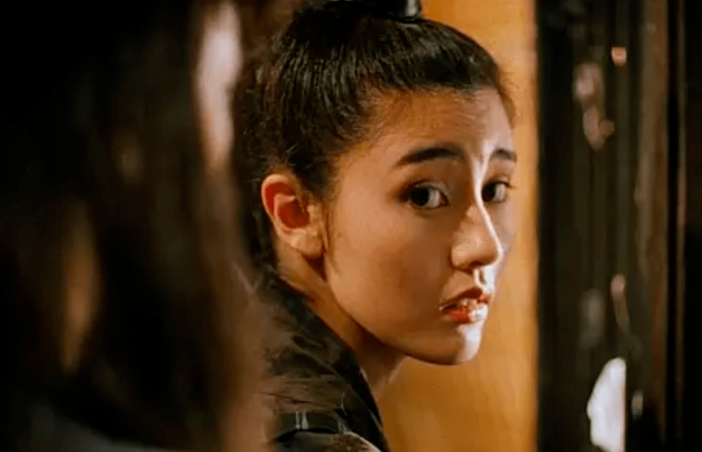 她在《倩女幽魂2》中,饰演了"傅月池"一角,这也是她的第一部电影,一举