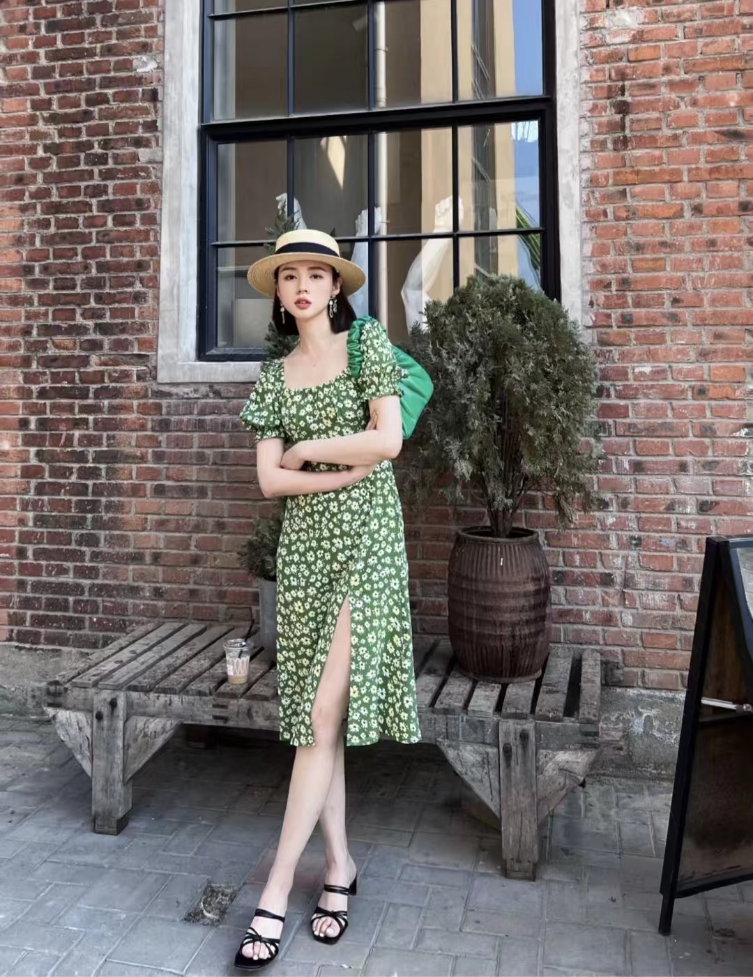 原创长款碎花连衣裙配什么鞋子好看