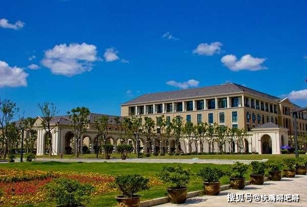 上大学很实惠的4类专业，学生表示很幸福，家长感叹：大学不白读