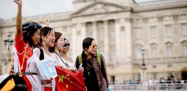 美籍华人掀起“归国潮”，态度嚣张令人气愤：凭什么取消我的国籍