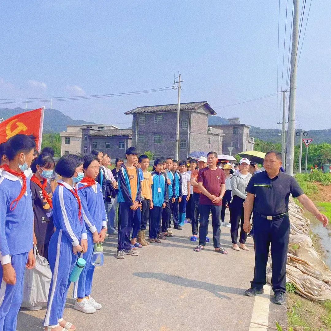 全南县龙源坝中学寻初心践春耕促双减劳动教育实践活动
