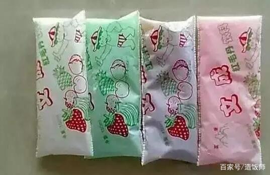 冰棍,吃的最多的就是它,当然还有它的高配版,一种叫做"新寒九"的冰袋