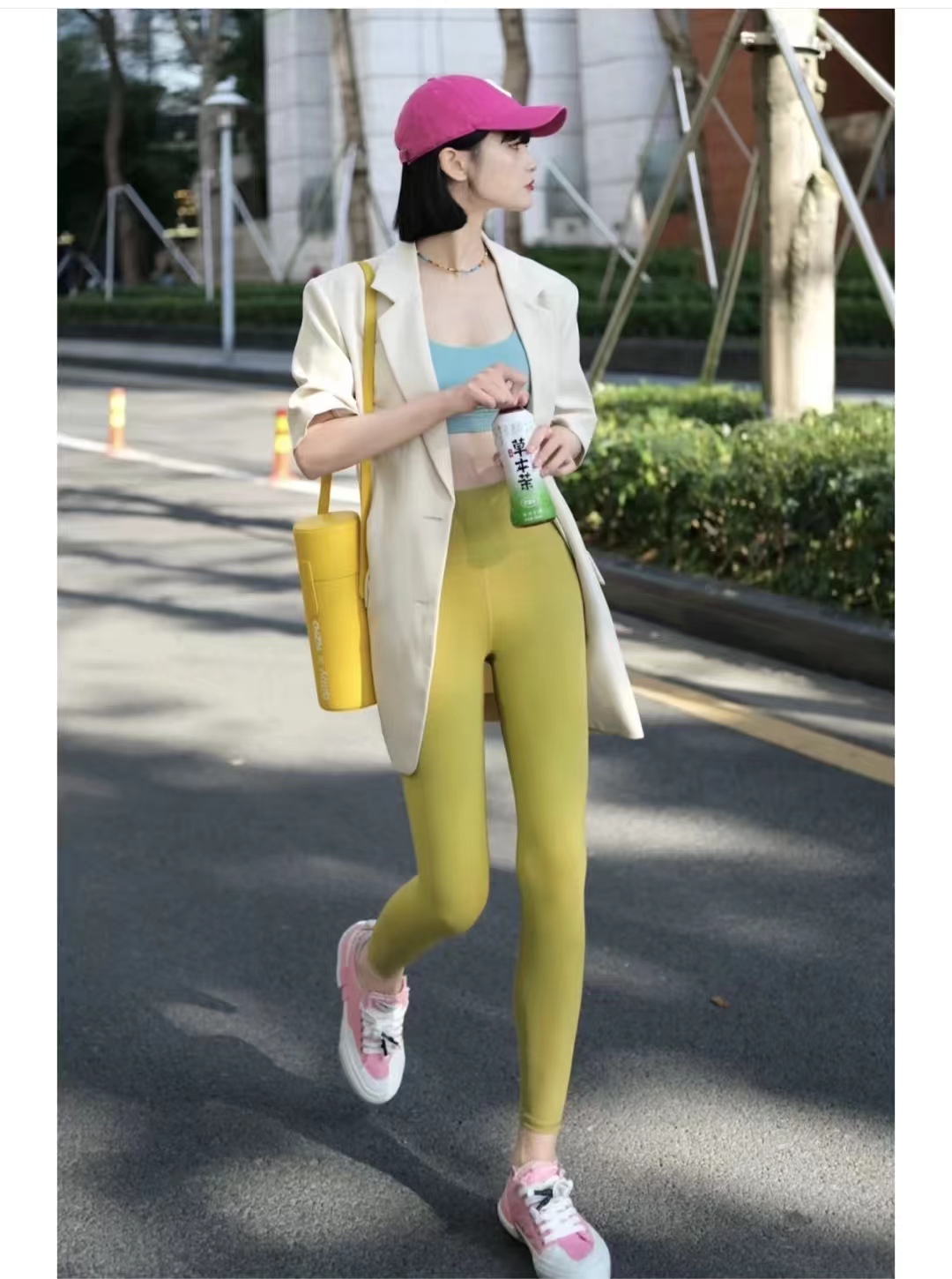 瑜伽裤怎么搭配上衣好看外穿