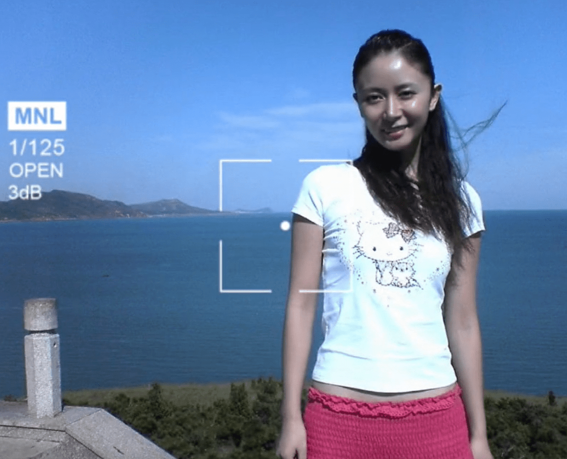 原创塞娅公主张恒晒旧照扯低裙子露出细腰老公一头长发好帅气