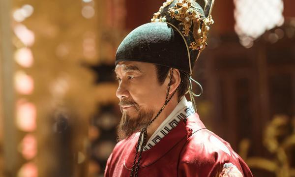 明成祖朱棣剧照这时,一个叫海寿的太监解释道,你们赶紧送两个漂亮的